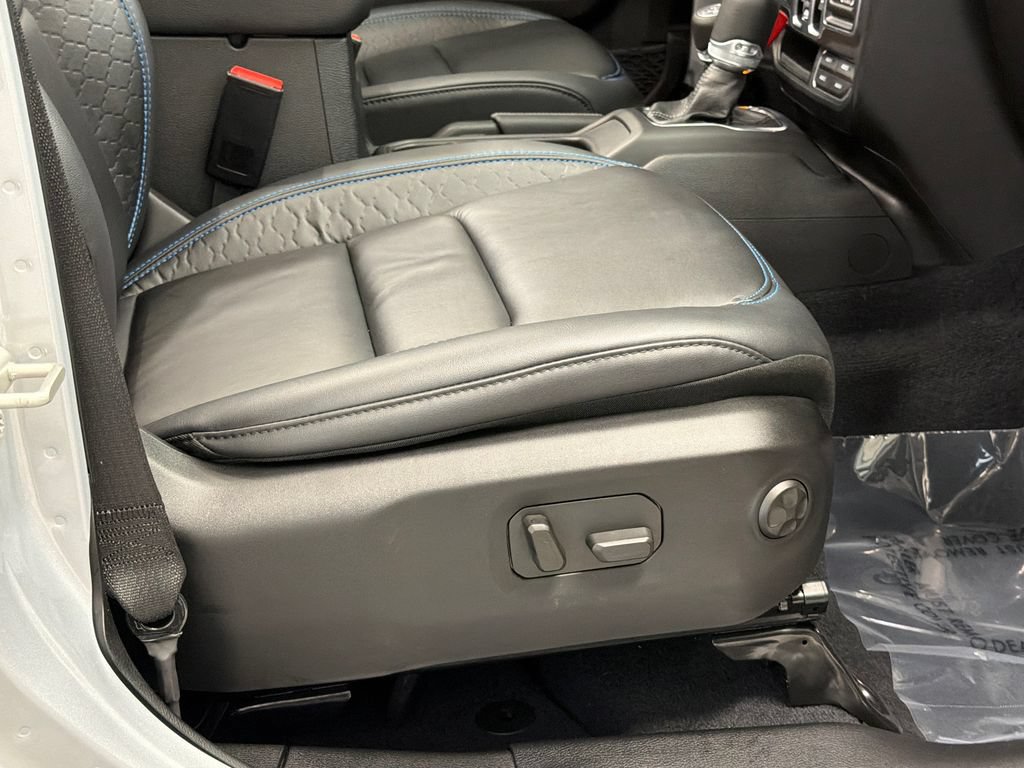 Used 2024 Jeep Wrangler High Altitude AWD/4WD image 13