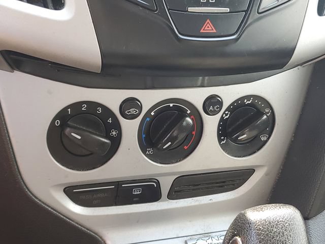 Used 2013 Ford Focus SE FWD image 19