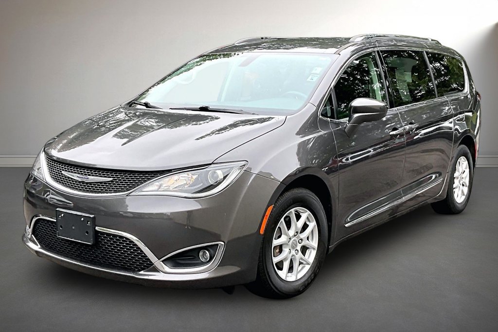 Used 2020 Chrysler Pacifica Touring-L FWD image 3