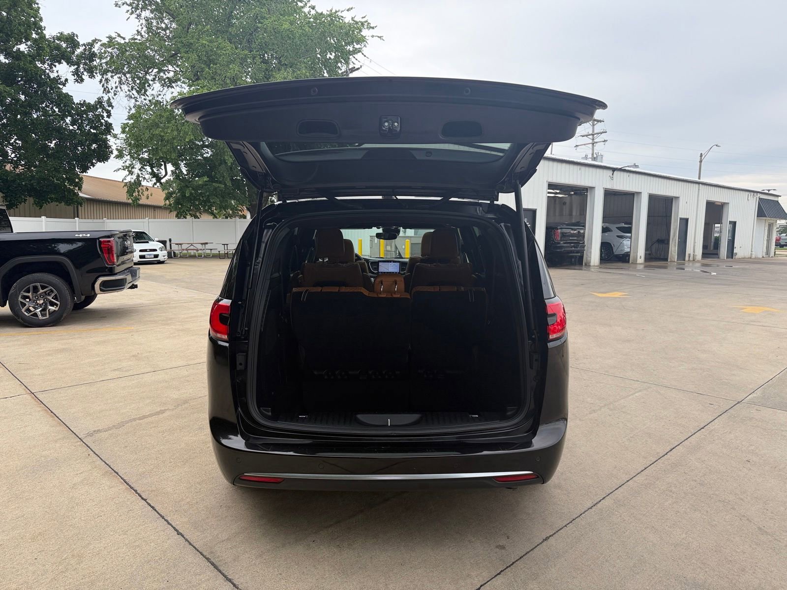 Used 2021 Chrysler Pacifica Pinnacle AWD/4WD image 34