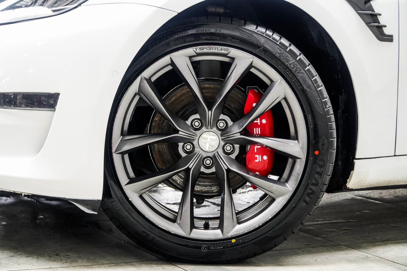 Used 2019 Tesla Model 3 Standard Range image 3