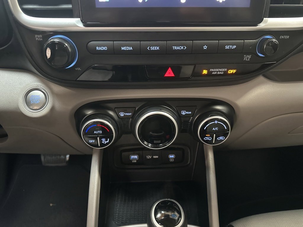 Certified 2025 Hyundai Venue SEL image 20
