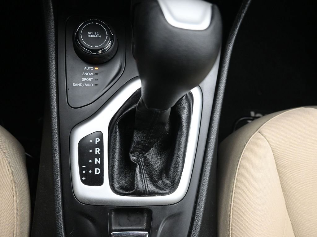 Used 2017 Jeep Cherokee Sport w/ Safety Group image 16