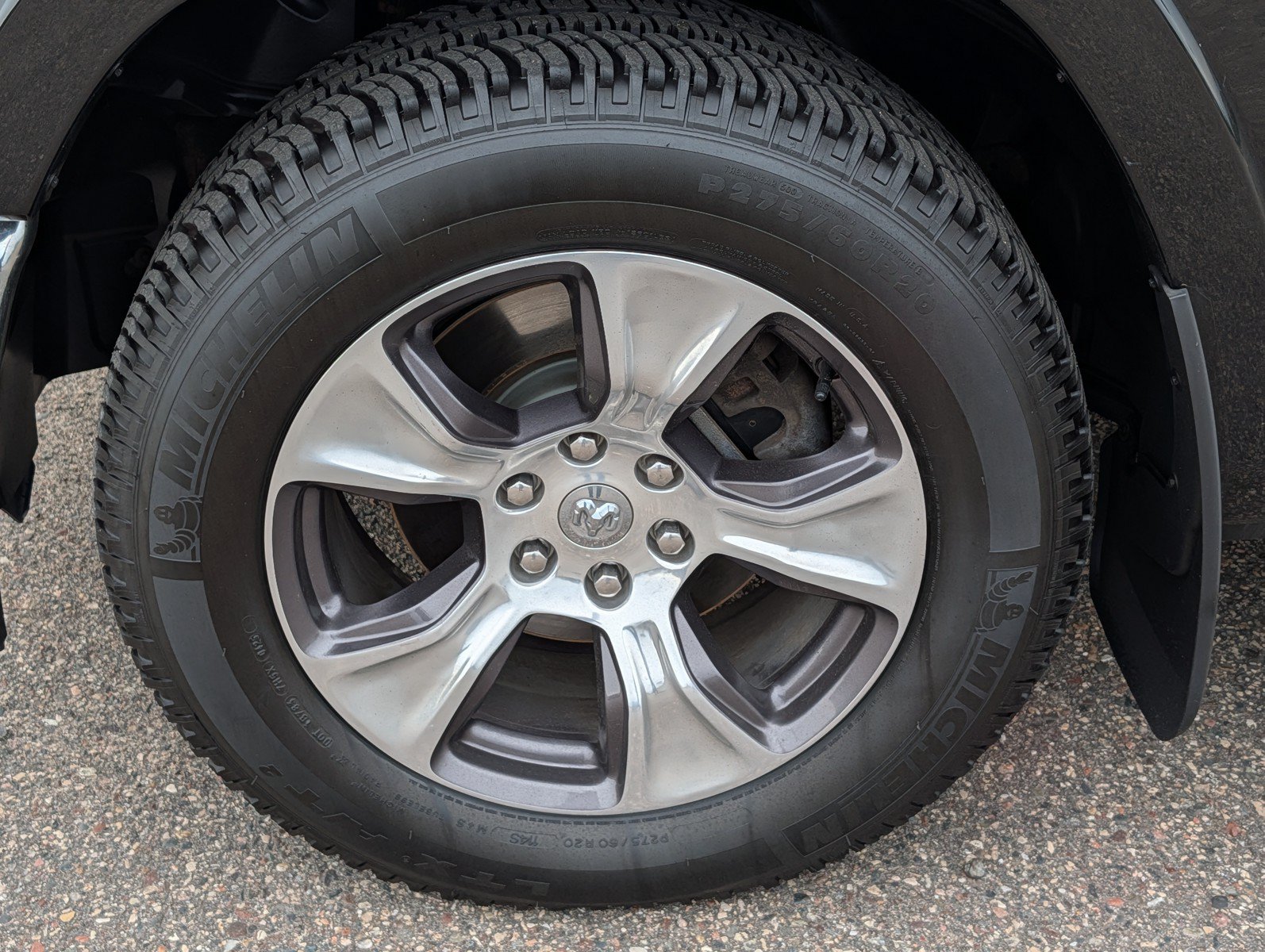 Used 2019 RAM 1500 Laramie AWD/4WD image 9