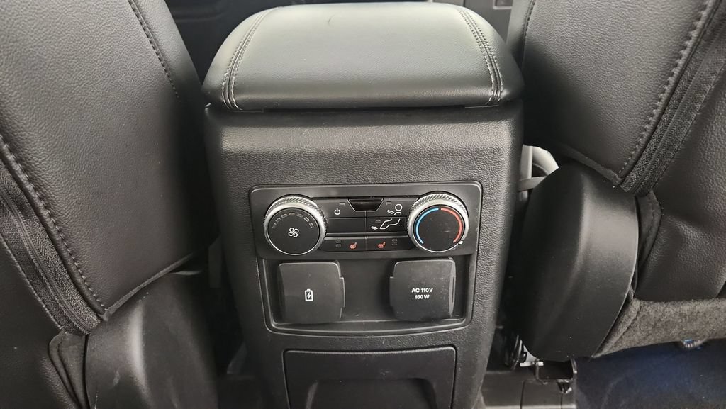 Used 2022 Ford Explorer Limited w/ Equipment Group 301A AWD/4WD image 27