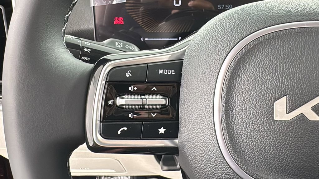 Used 2025 Kia Sorento S image 22