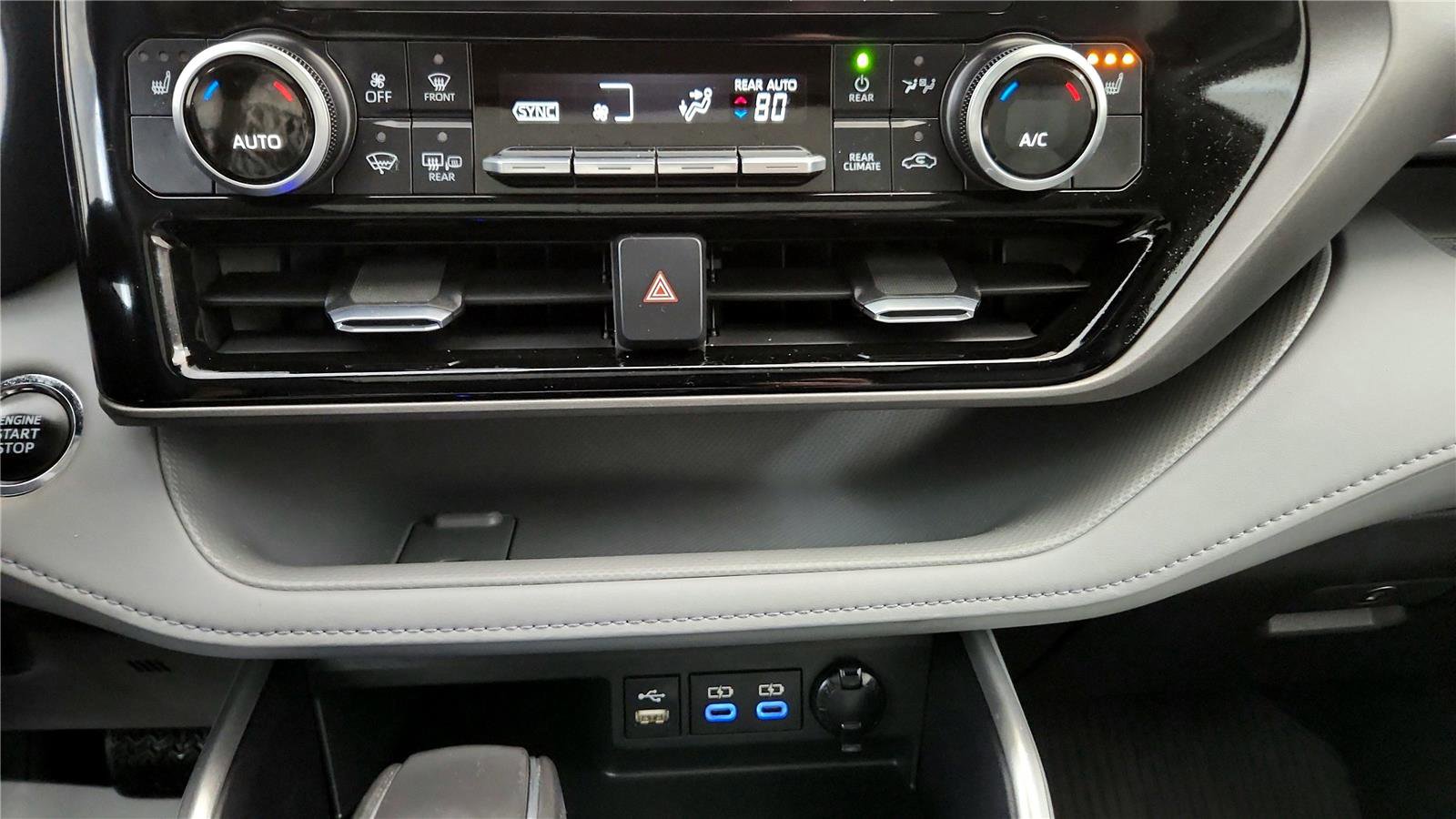 Used 2022 Toyota Highlander XLE image 32