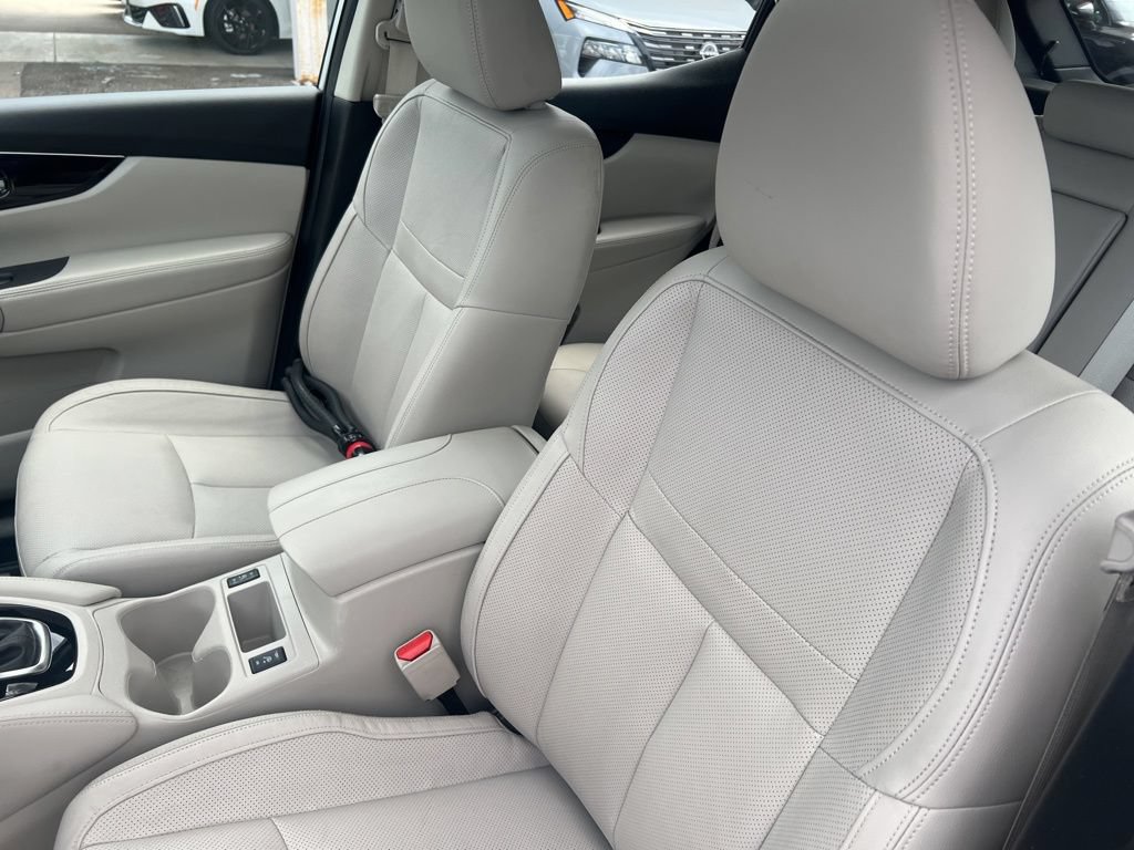 Used 2018 Nissan Rogue Sport SL w/ SL Premium Package AWD/4WD image 5