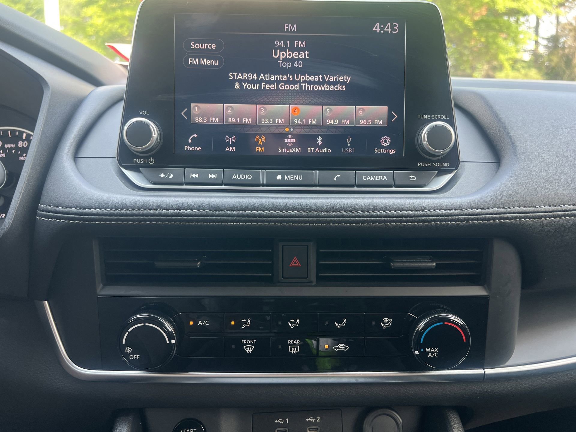 Used 2024 Nissan Rogue S FWD image 4