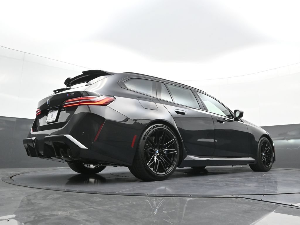 New 2027 BMW M5 Touring AWD/4WD image 28