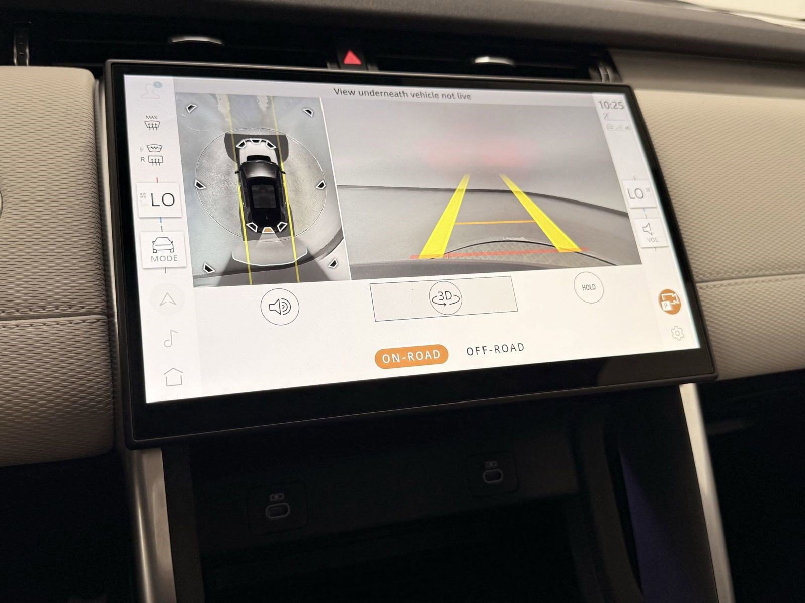 Used 2025 Land Rover Discovery Sport Dynamic SE image 25