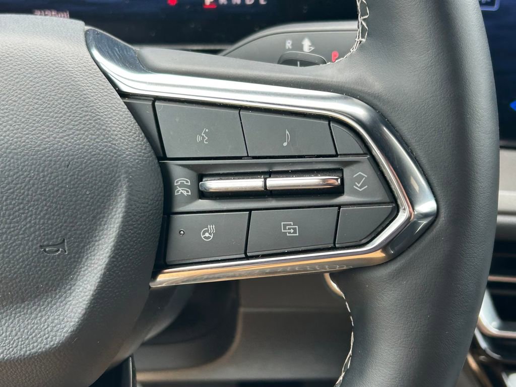 Used 2026 Chevrolet Traverse LT w/ LPO, Floor Liner Package FWD image 37