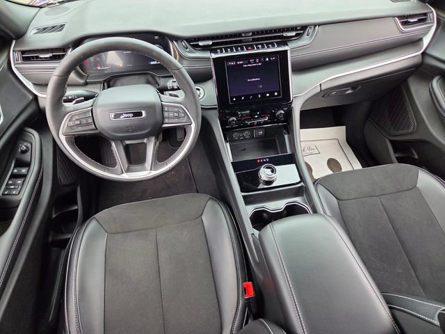 New 2024 Jeep Grand Cherokee L Altitude RWD image 11