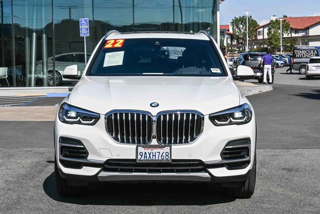 Used 2022 BMW X5 xDrive40i w/ Premium Package image 2