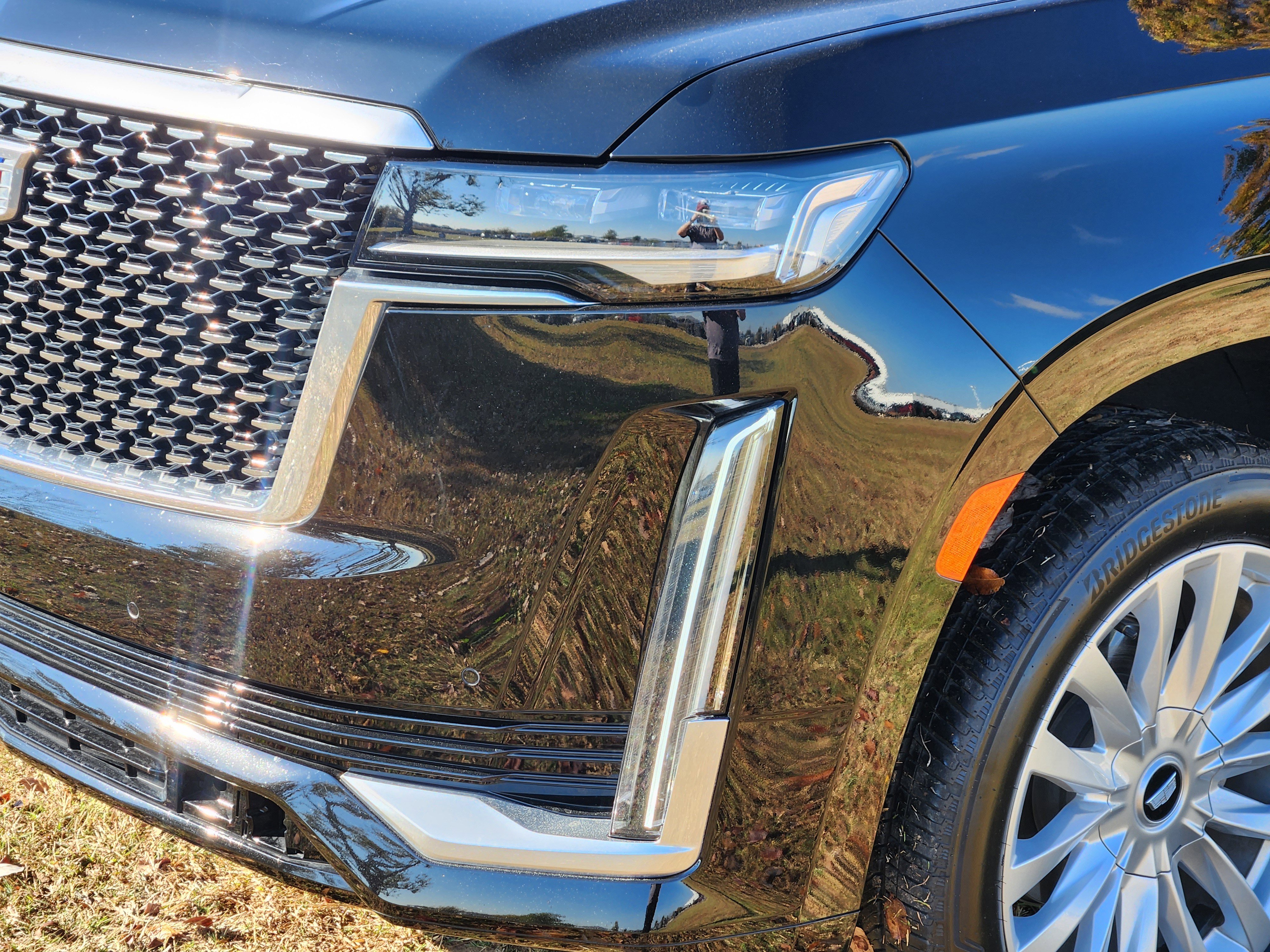 Certified 2024 Cadillac Escalade Luxury image 9