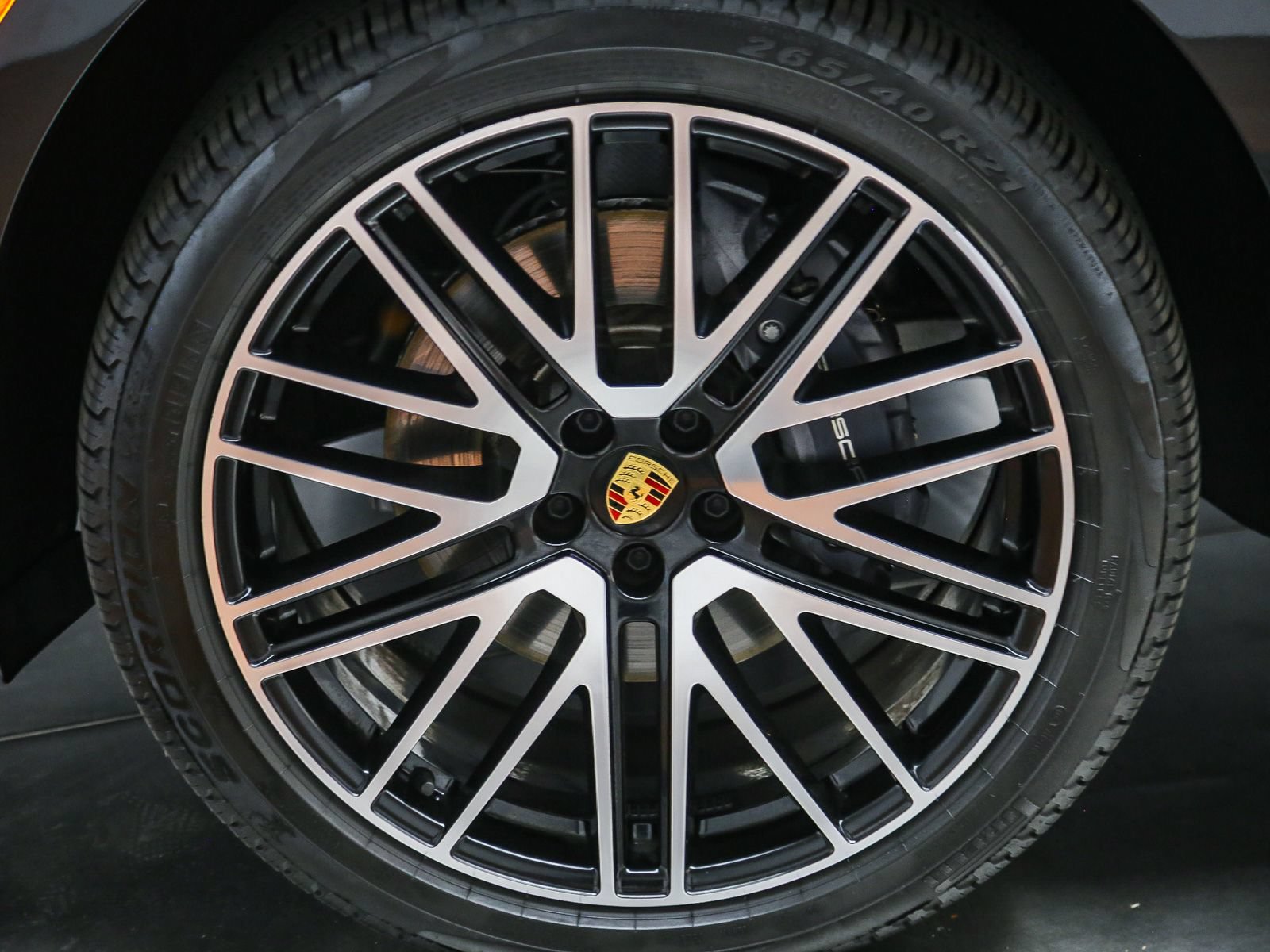 Certified 2026 Porsche Macan AWD/4WD image 13