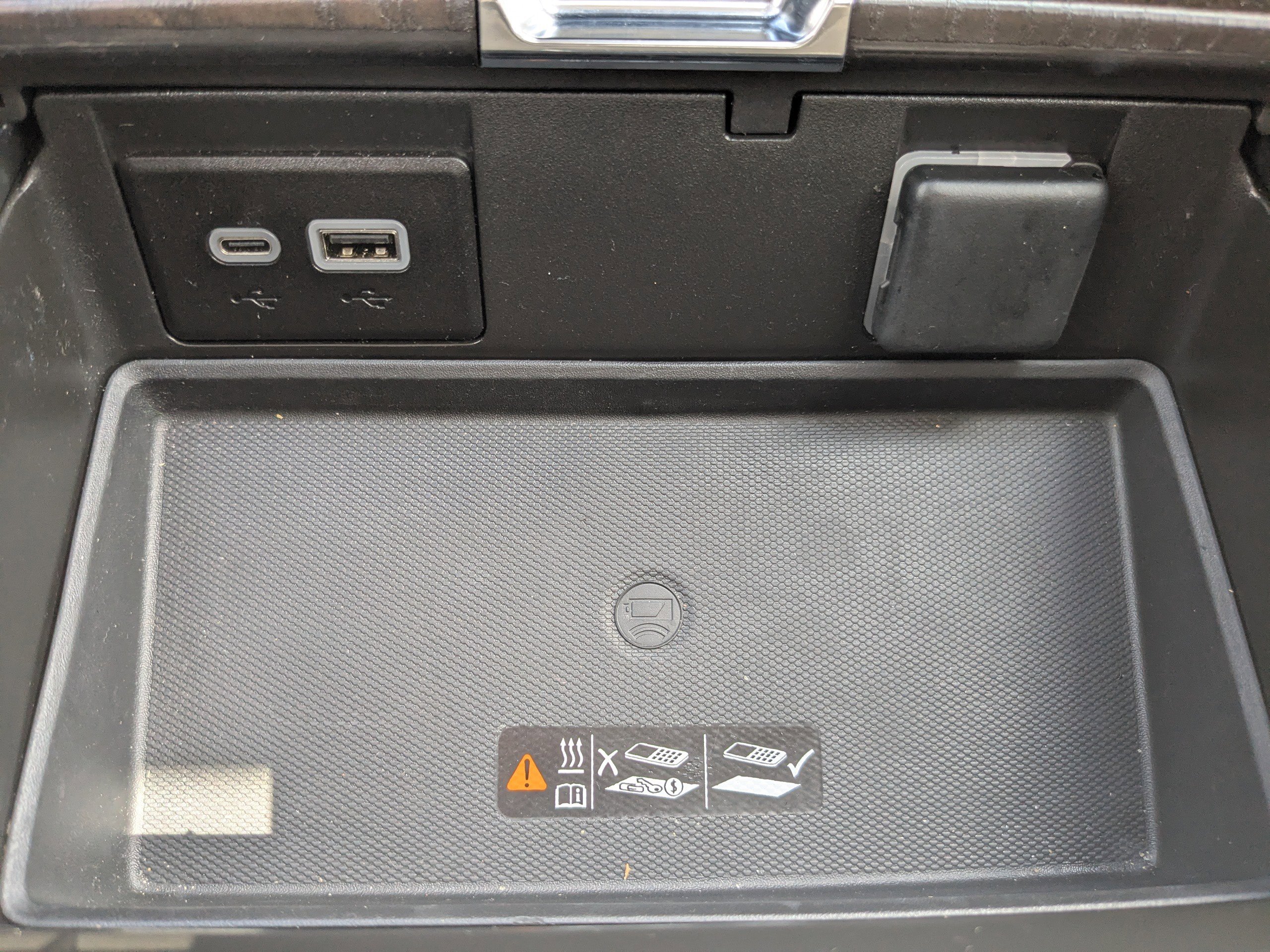 Used 2024 GMC Yukon Denali w/ LPO, Floor Liner Package AWD/4WD image 22