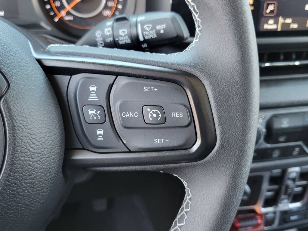 Used 2025 Jeep Wrangler Unlimited Sport AWD/4WD image 6