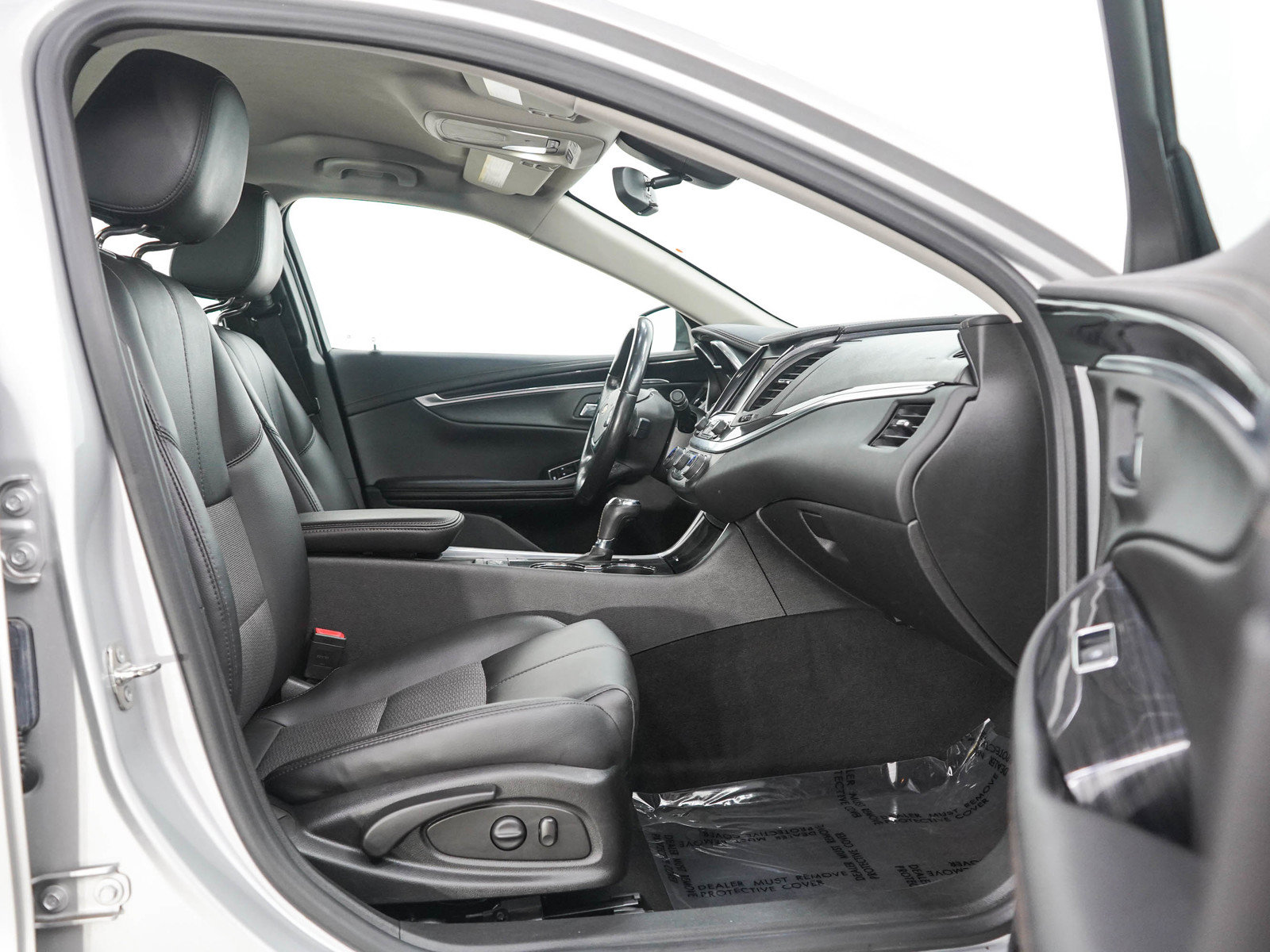 Used 2018 Chevrolet Impala LT FWD image 11