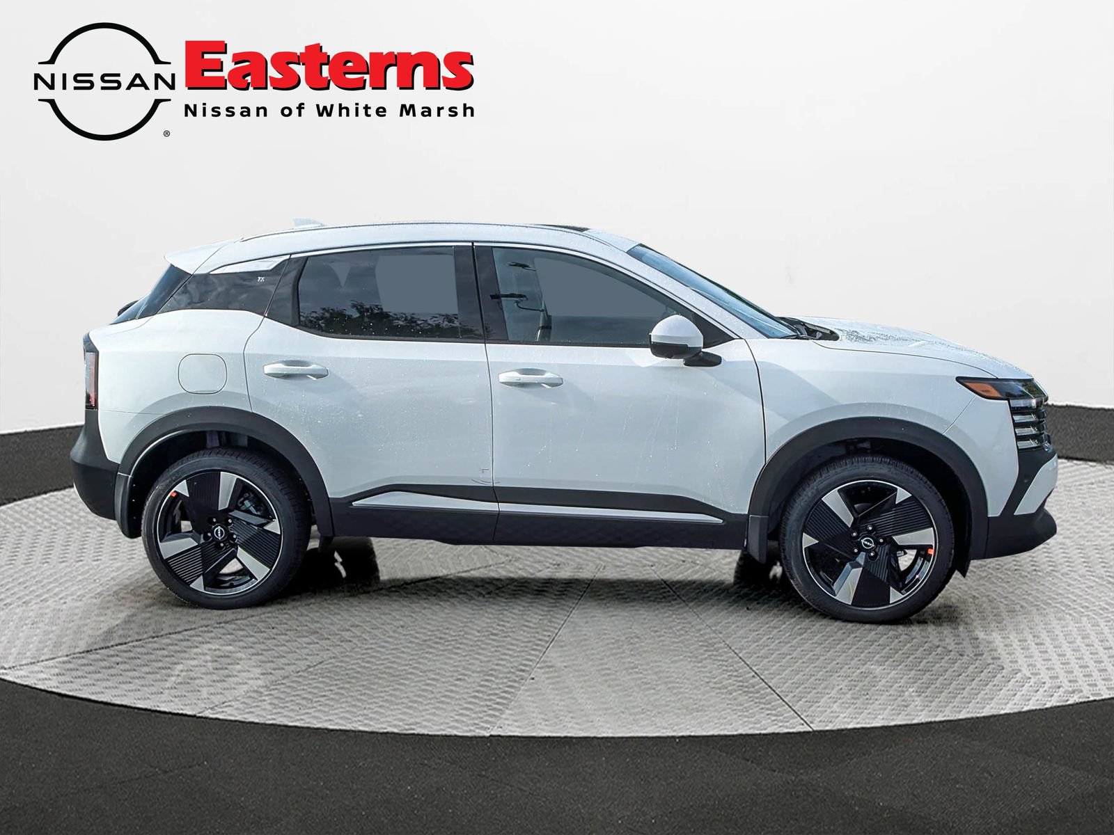 New 2025 Nissan Kicks SR w/ SR Premium Package AWD/4WD image 8