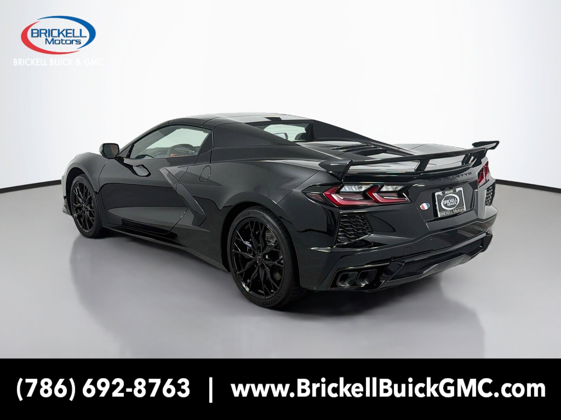 Used 2025 Chevrolet Corvette Stingray Premium Conv w/ Z51 Performance Package RWD image 3