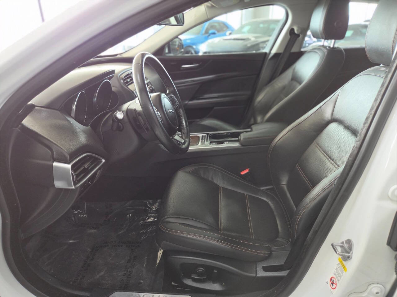 Used 2017 Jaguar XE Prestige RWD image 14