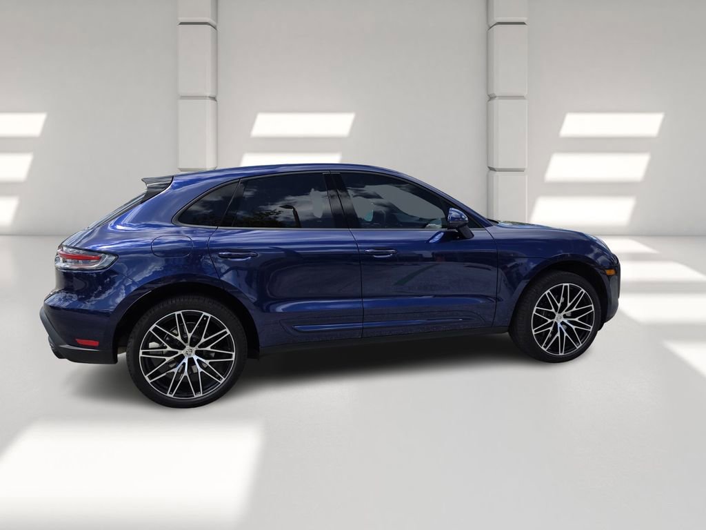 Used 2024 Porsche Macan w/ Premium Plus Package AWD/4WD image 3