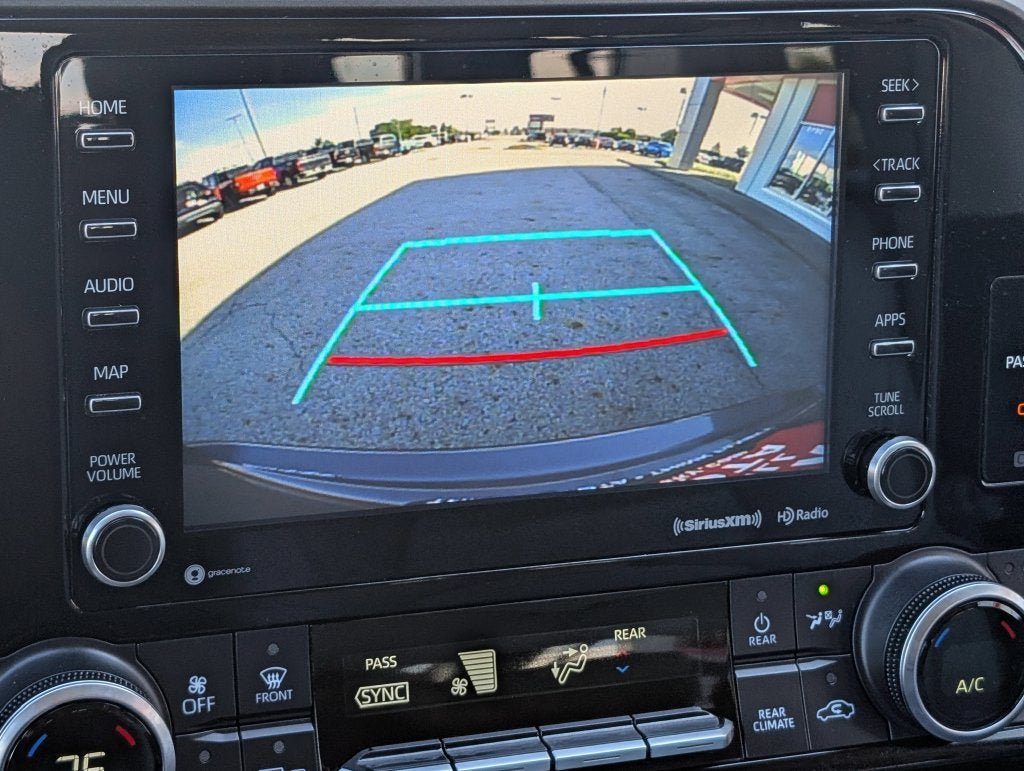 Certified 2022 Toyota Highlander XLE AWD/4WD image 18