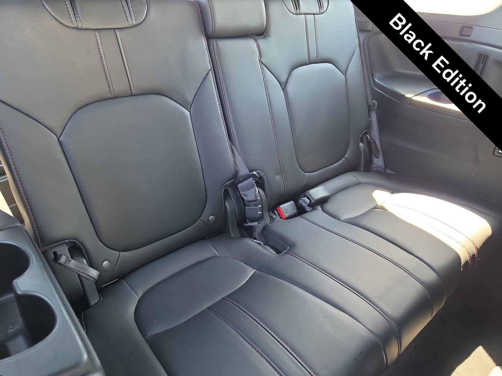 Used 2025 Honda Pilot Black Edition image 31