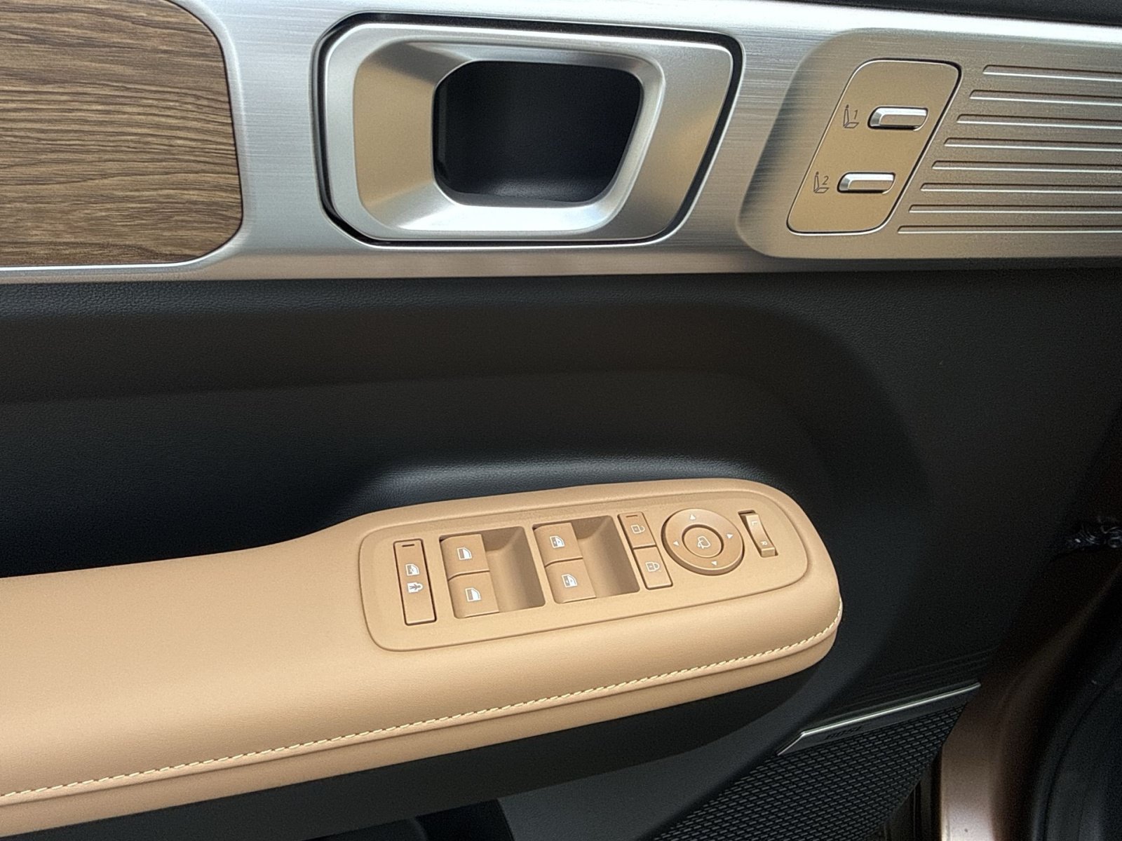 New 2026 Hyundai Santa Fe Limited AWD/4WD image 15