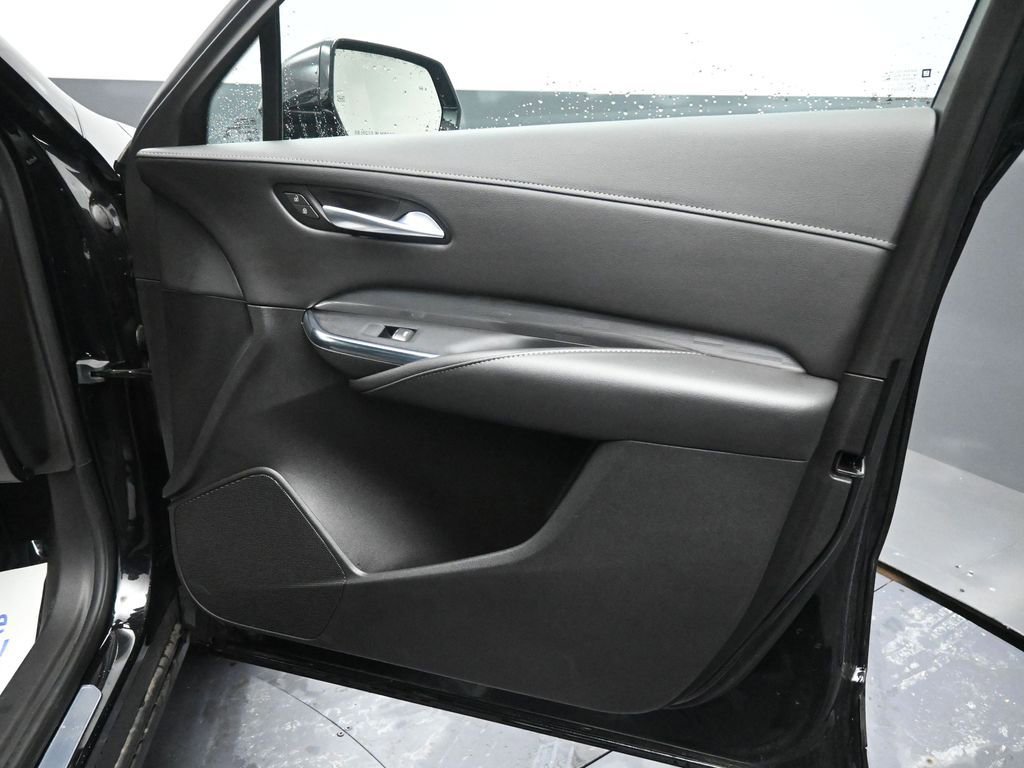 Used 2025 Cadillac XT4 Premium Luxury image 18