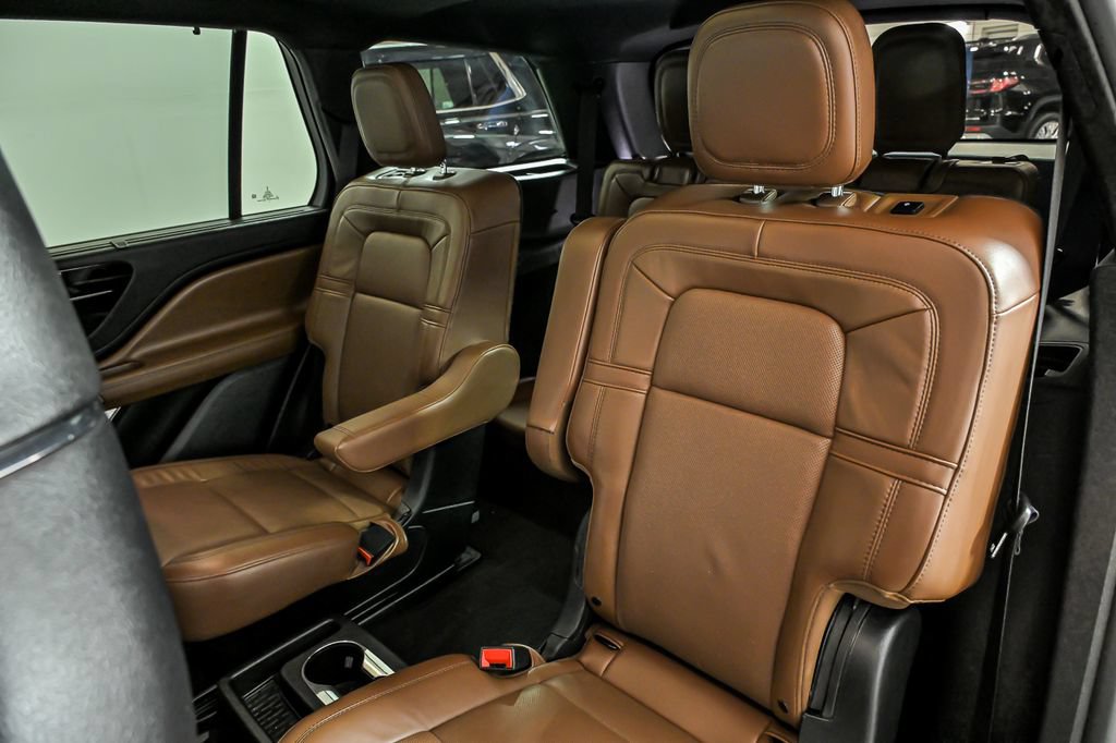 Used 2023 Lincoln Aviator Reserve w/ Equipment Group 201A AWD/4WD image 16