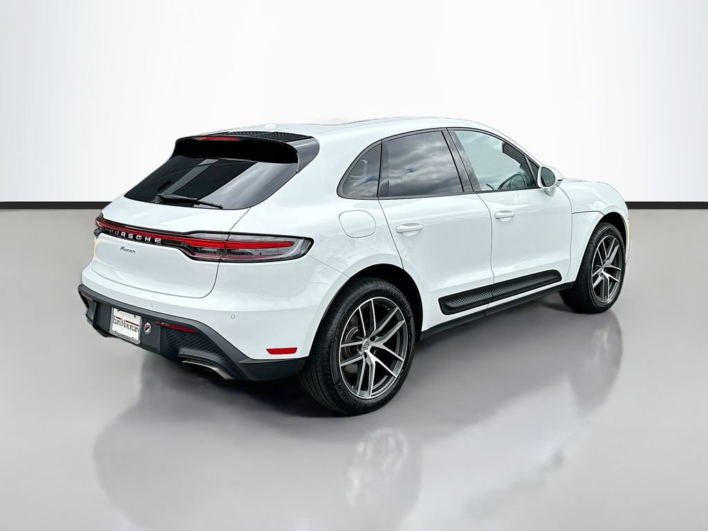 Certified 2026 Porsche Macan AWD/4WD image 9