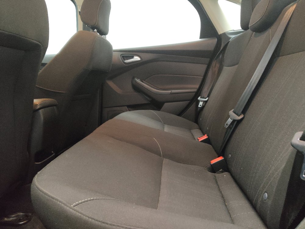 Used 2018 Ford Focus SE FWD image 18
