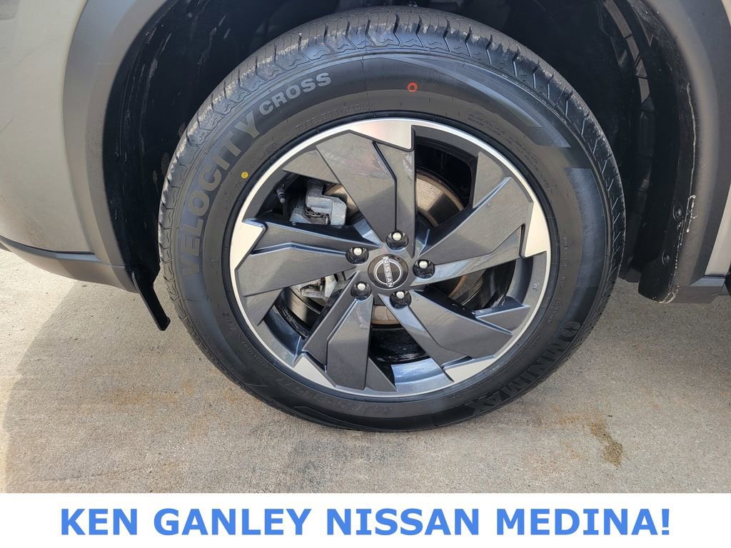 Certified 2025 Nissan Rogue SV AWD/4WD image 18