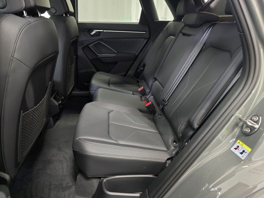 New 2025 Audi Q3 2.0T Premium image 18
