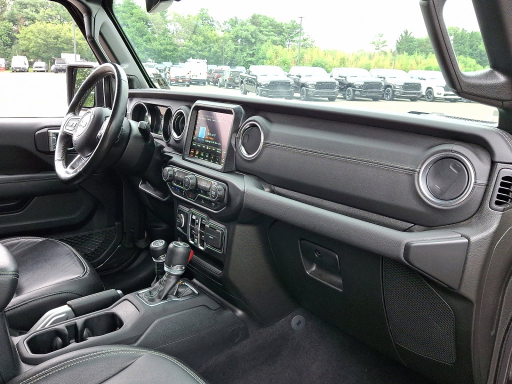 Used 2021 Jeep Wrangler Unlimited Sahara w/ Cold Weather Group image 11