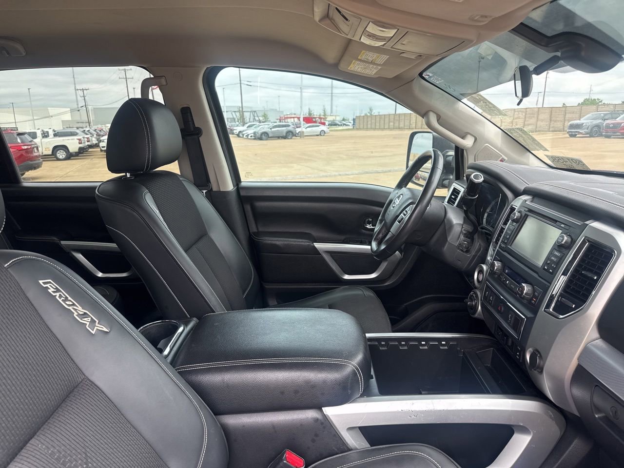 Used 2016 Nissan Titan PRO-4X AWD/4WD image 33