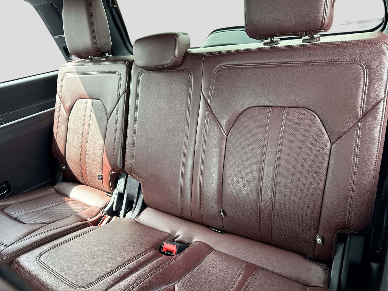 Used 2022 Ford Expedition Limited image 23