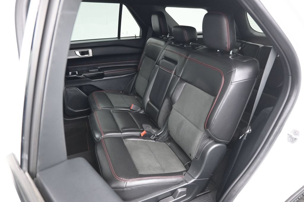 Used 2022 Ford Explorer ST-Line RWD image 14