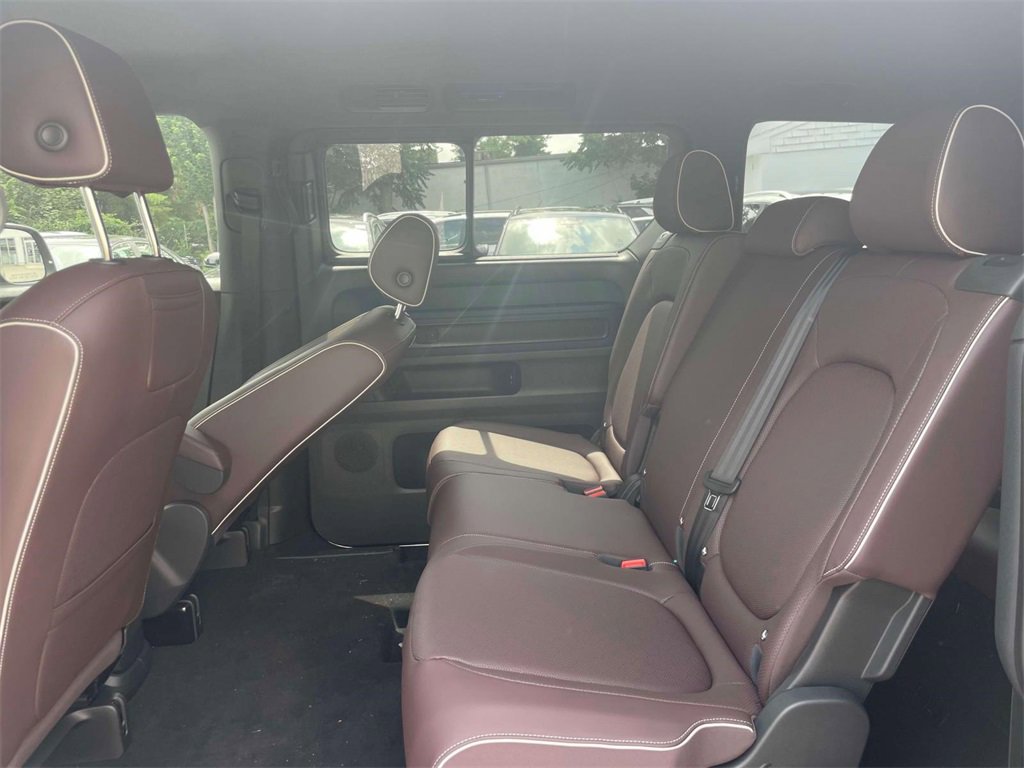 New 2025 Volkswagen ID. Buzz Pro S image 12