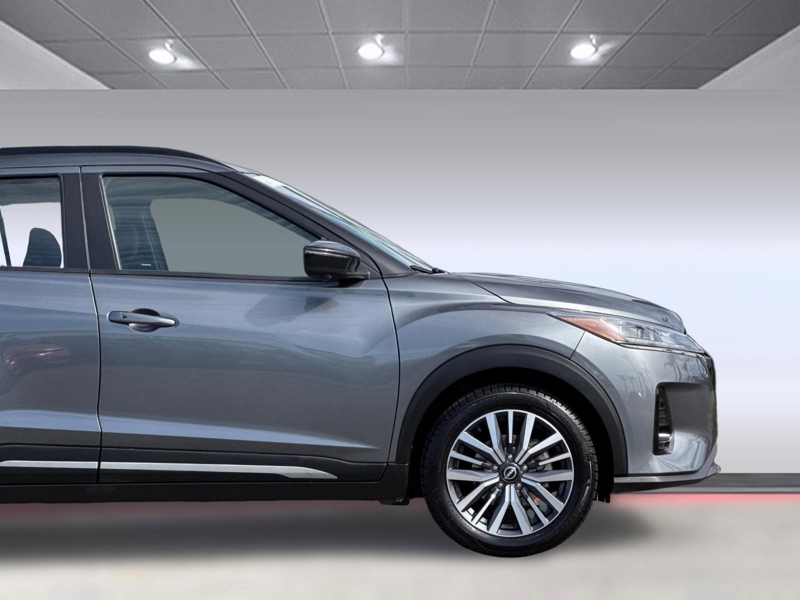 Used 2024 Nissan Kicks SR image 34