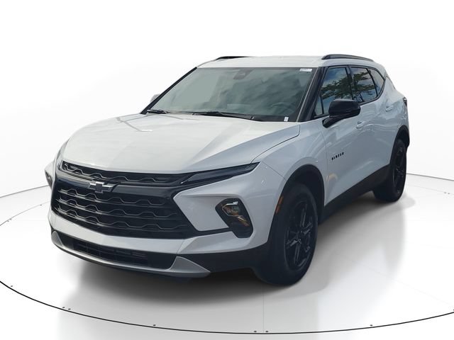 Certified 2024 Chevrolet Blazer LT w/ Midnight/Sport Edition AWD/4WD image 2