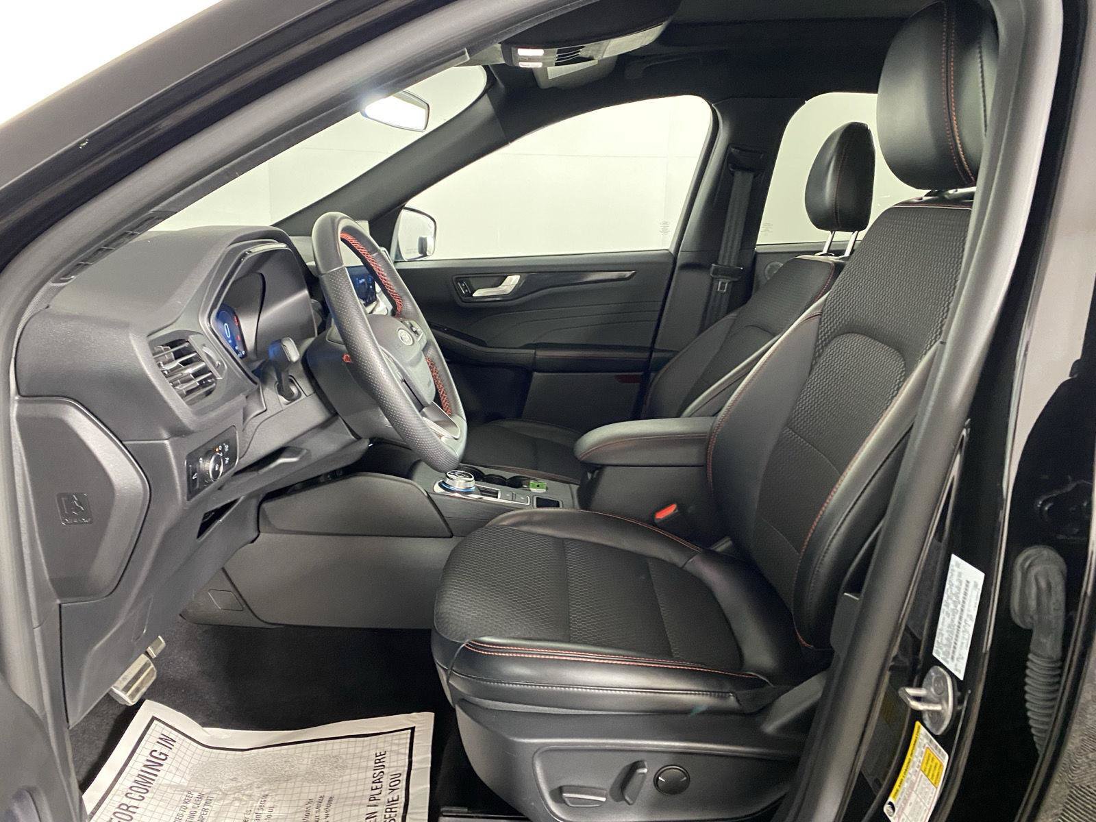 Used 2024 Ford Escape ST-Line Select w/ Tech Pack #2 AWD/4WD image 24