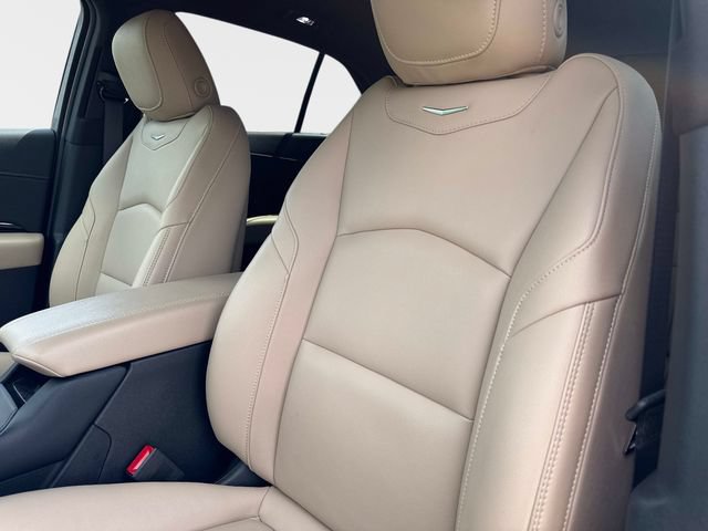 Certified 2024 Cadillac XT4 Luxury w/ Cold Weather Package FWD image 18