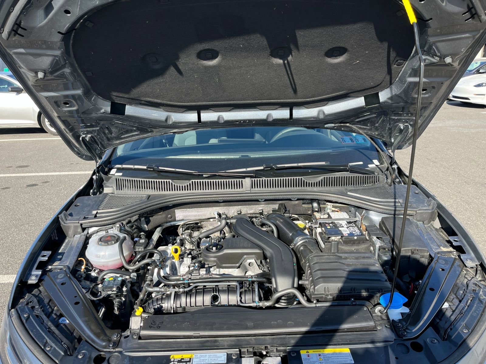 Used 2025 Volkswagen Jetta SE image 31