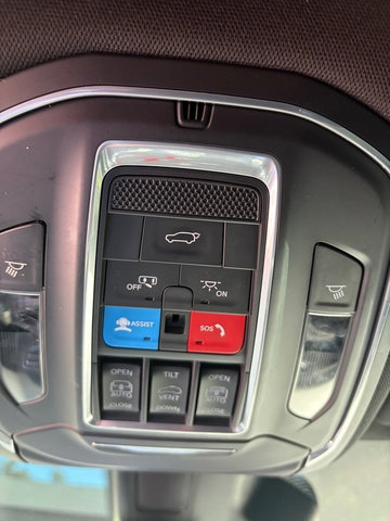 Used 2023 Jeep Wagoneer 4WD w/ Premium Group I image 22