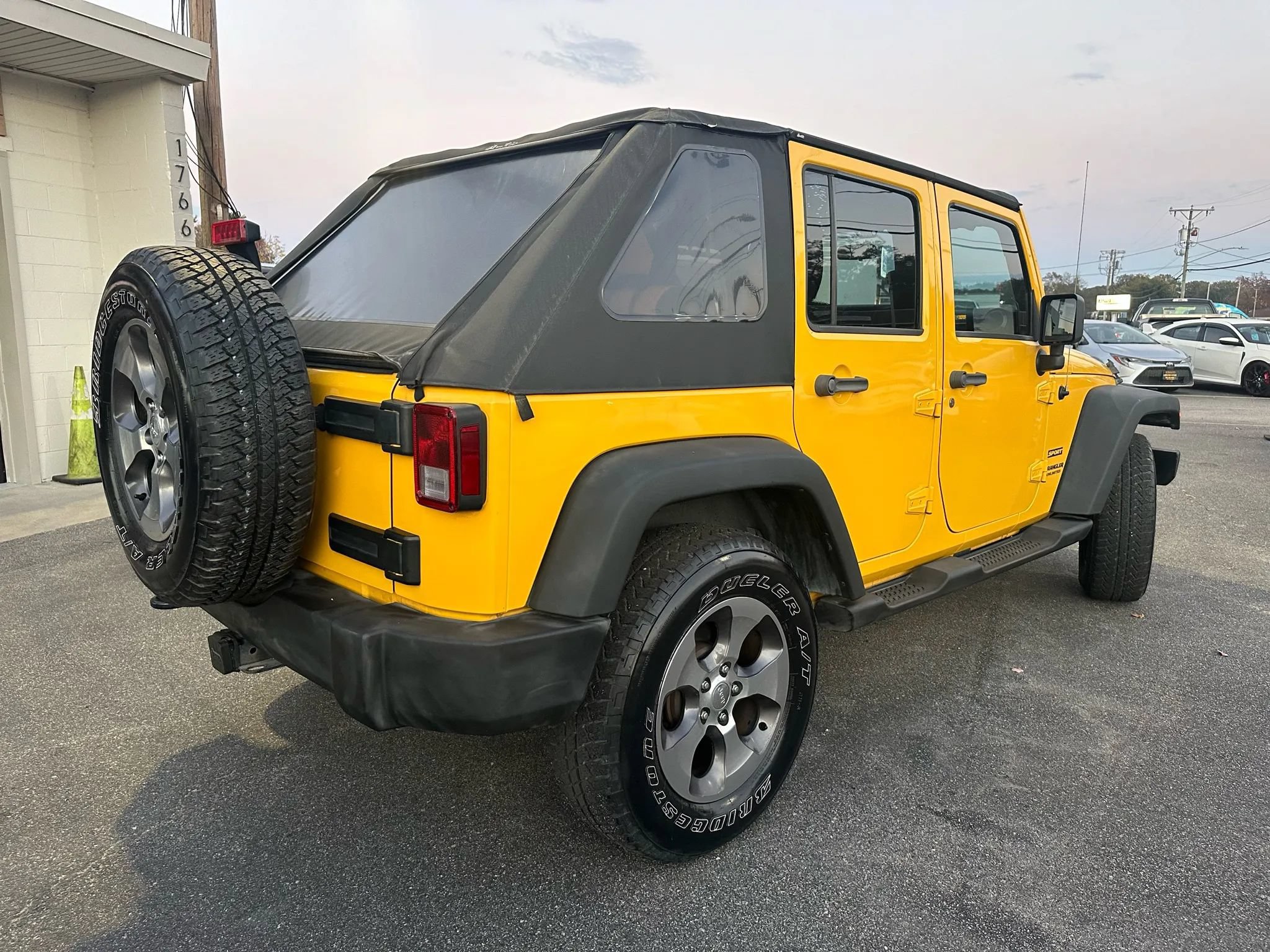 Used 2015 Jeep Wrangler Unlimited Sport AWD/4WD image 3