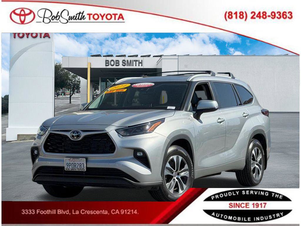 Certified 2024 Toyota Highlander XLE image 1