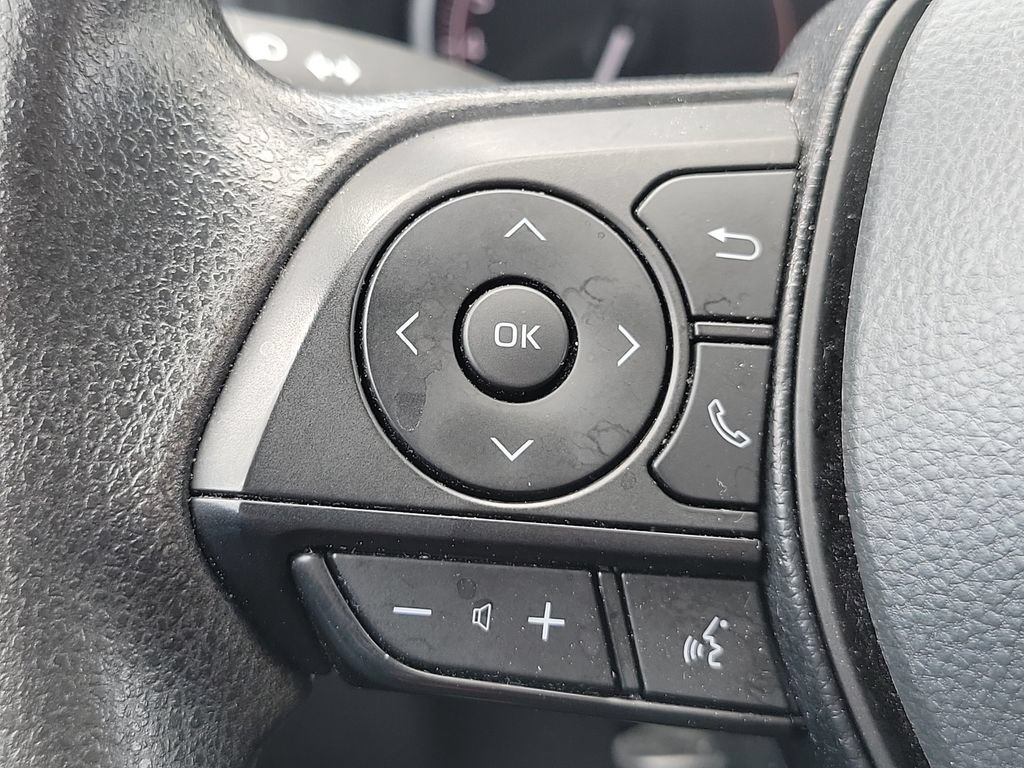 Used 2025 Toyota RAV4 XLE FWD image 26